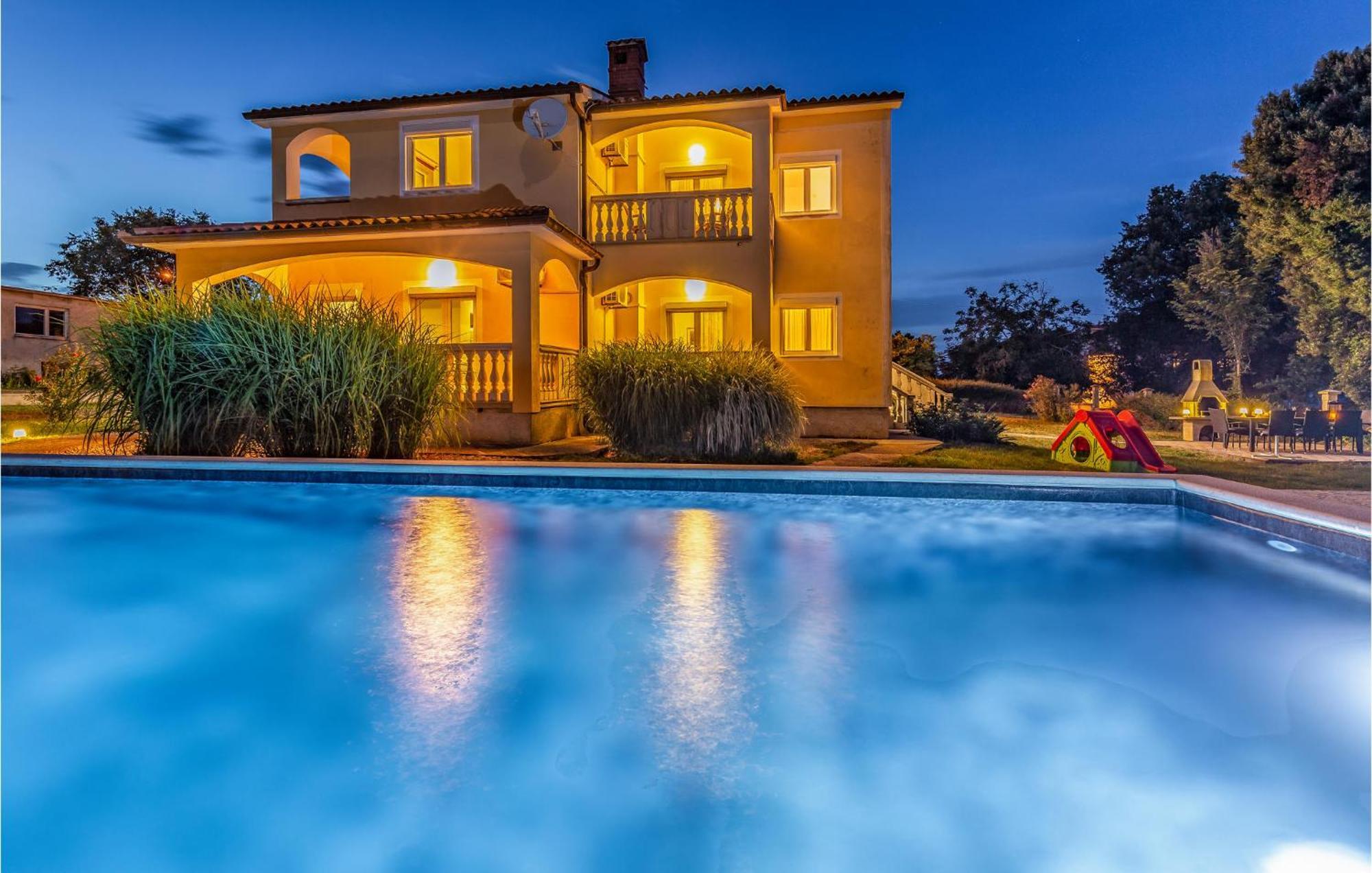 Amazing Home In Valtura Exterior photo